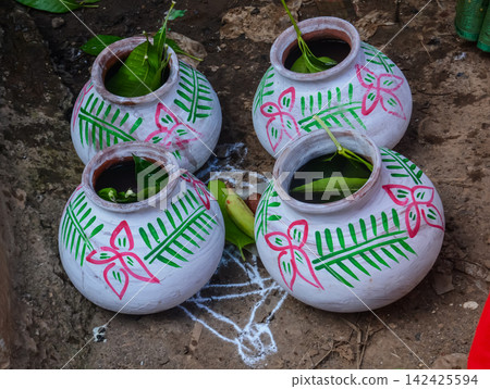 decorated clay pots decorated clay pots 142425594