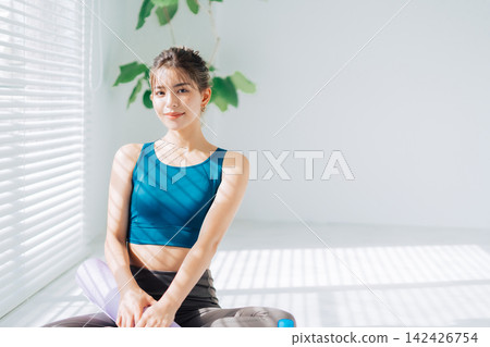 young woman fitness image young woman fitness image 142426754