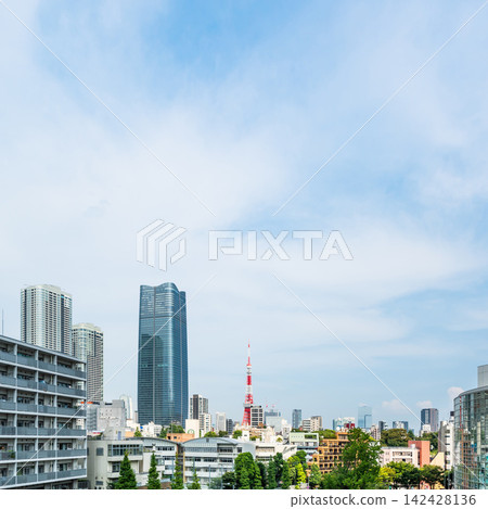 Panoramic aerial view of tokyo tower and cityscape skyline under clear blue sky in Roppongi hills, japan with copy space Panoramic aerial view of tokyo tower and cityscape skyline under clear blue sky in Roppongi hills, japan with copy space 142428136