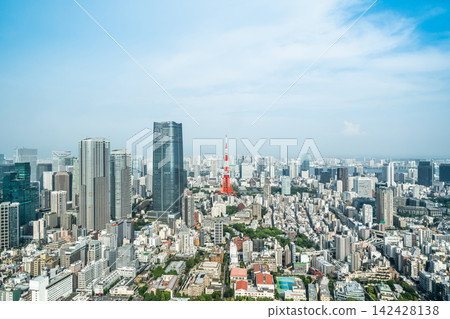 Panoramic aerial view of tokyo tower and cityscape skyline under clear blue sky in Roppongi hills, japan with copy space Panoramic aerial view of tokyo tower and cityscape skyline under clear blue sky in Roppongi hills, japan with copy space 142428138
