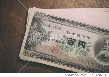 Old banknotes Old banknotes 142428291