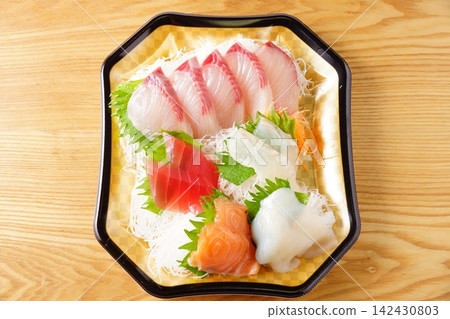 什錦生魚片日本料理 什錦生魚片日本料理 142430803