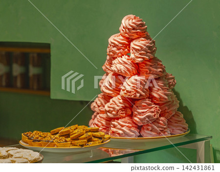 Swirled Meringue Cookies Tower Swirled Meringue Cookies Tower 142431861