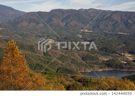 Autumn scenery viewed from around the Agigawa Dam in Ena City Autumn scenery viewed from around the Agigawa Dam in Ena City 142440050