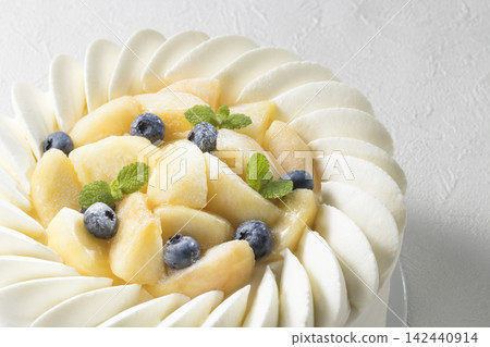 Peach and blueberry cake Peach and blueberry cake 142440914
