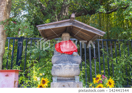 Shōenji Temple, famous for that incident that once occurred there. Shōenji Temple, famous for that incident that once occurred there. 142441544