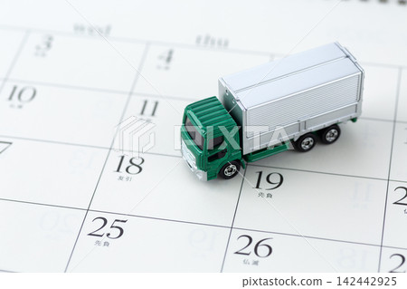 track and calendar track and calendar 142442925