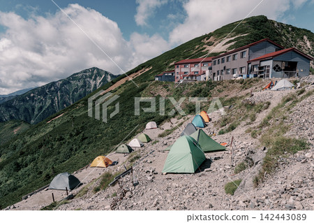 五龍山小屋營地的景色 142443089