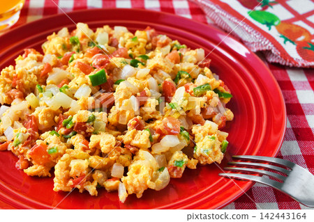 Huevos a la mexicana（墨西哥菜） 142443164