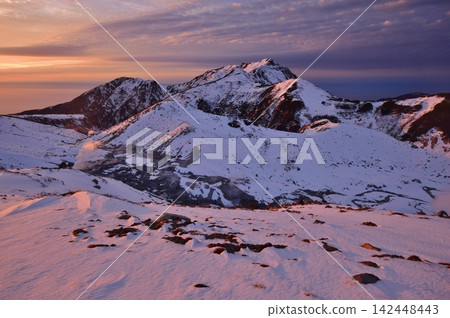 立山和大日山沐浴在夕陽之中 立山和大日山沐浴在夕陽之中 142448443