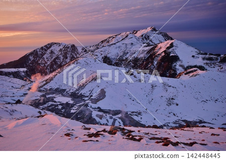 立山和大日山沐浴在夕陽之中 立山和大日山沐浴在夕陽之中 142448445