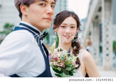 街頭婚禮,戶外,新郎新娘 街頭婚禮,戶外,新郎新娘 142449361