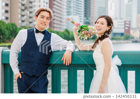 街頭婚禮,戶外,新郎新娘 街頭婚禮,戶外,新郎新娘 142450131