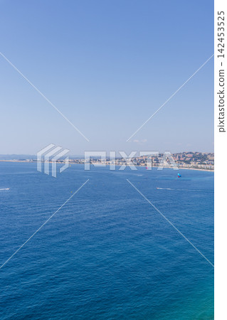 盛夏時節，法國南部尼斯的海灘景色。 142453525