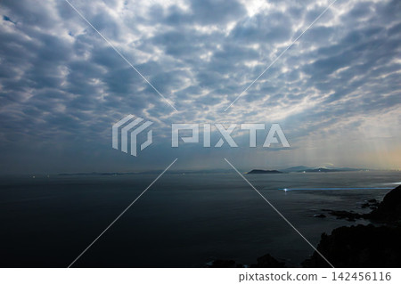 Moonlit clouds and the beautiful natural scenery of Cape Sadamisaki Moonlit clouds and the beautiful natural scenery of Cape Sadamisaki 142456116