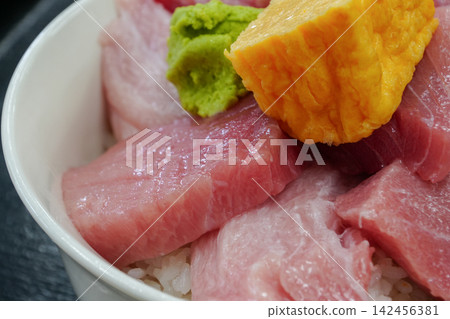 Seafood bowl of tuna Seafood bowl of tuna 142456381