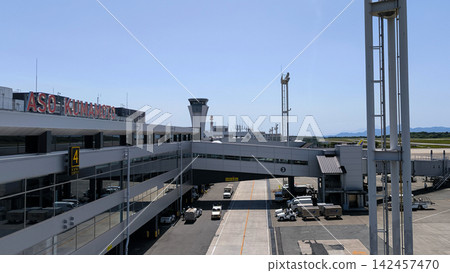 Aso Kumamoto Airport boarding bridge Aso Kumamoto Airport boarding bridge 142457470