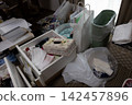 A messy room 142457896