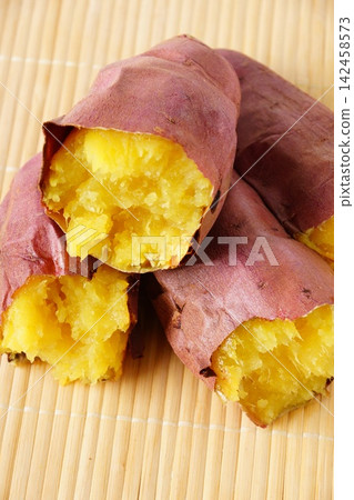 Baked sweet potato Baked sweet potato 142458573