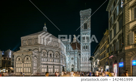 Basilica di Santa Maria del Fiore and Baptistery San Giovanni in Florence day to night timelapse Basilica di Santa Maria del Fiore and Baptistery San Giovanni in Florence day to night timelapse 142461999