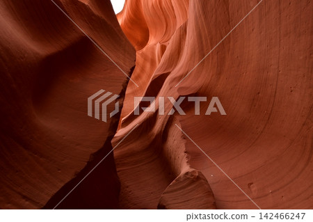 Antelope Canyon – Sculpture of the Earth Antelope Canyon – Sculpture of the Earth 142466247