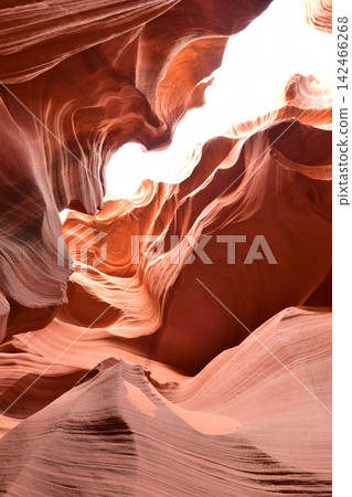 Antelope Canyon – Sculpture of the Earth Antelope Canyon – Sculpture of the Earth 142466268