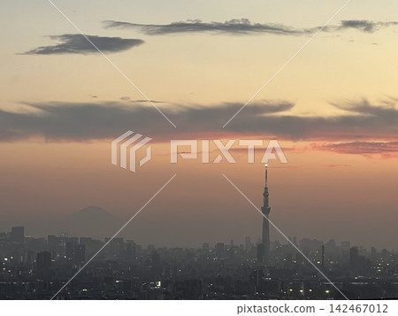 View of Tokyo Skytree at sunset (Part 2) View of Tokyo Skytree at sunset (Part 2) 142467012