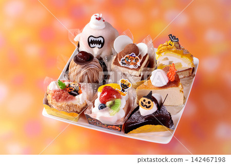 Halloween cake Halloween cake 142467198