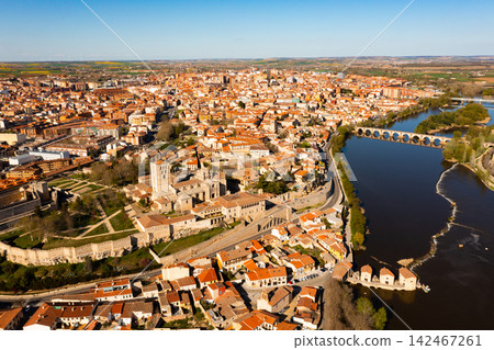 Aerial photo of Zamora with view of Duero River Aerial photo of Zamora with view of Duero River 142467261