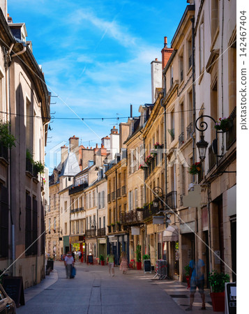 Typical narrow streets in historic center of Dijon, France 142467404