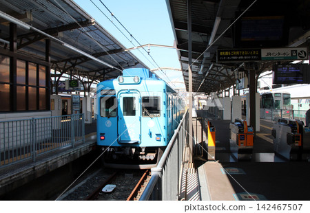 JR和歌山市站,與南海電鐵和歌山市站相連。 JR和歌山市站,與南海電鐵和歌山市站相連。 142467507