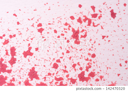 The red texture evokes a sense of the season, complemented by the expansive white space. The red texture evokes a sense of the season, complemented by the expansive white space. 142470320