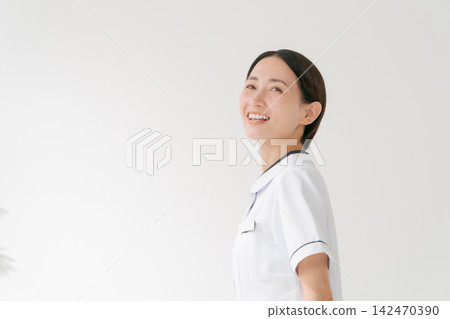 Smiling salon staff Smiling salon staff 142470390