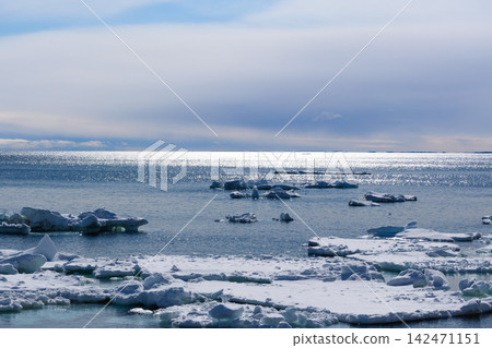 Drift ice floating on the sea Drift ice floating on the sea 142471151