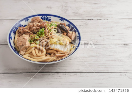 Sukiyaki-style udon Sukiyaki-style udon 142471856