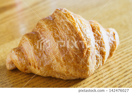 Croissant Croissant 142476027