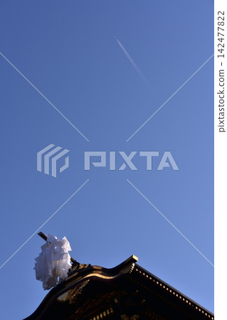 Inuyama City, Aichi Prefecture: Floats called "Kurumayama" at the Inuyama Festival; paper streamers used as markers for the gods; a jet plane flying overhead. Inuyama City, Aichi Prefecture: Floats called "Kurumayama" at the Inuyama Festival; paper streamers used as markers for the gods; a jet plane flying overhead. 142477822