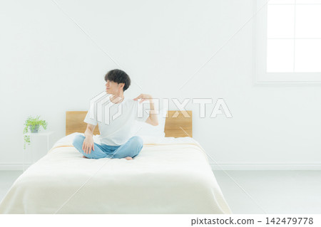 寢室裡的男人》 寢室裡的男人》 142479778