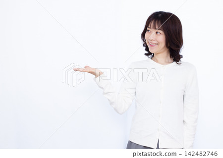 女人介紹 女人介紹 142482746