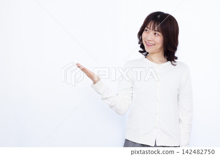 女人介紹 142482750