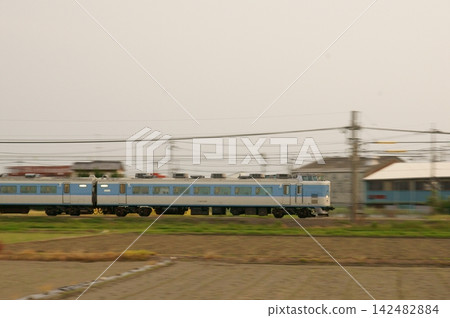 特快列車、快速列車和特快列車 142482884
