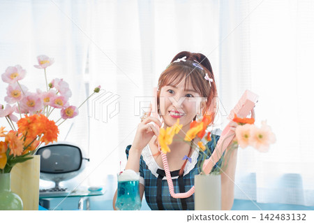 女人打電話 女人打電話 142483132