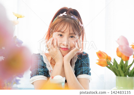 一個微笑的女人 一個微笑的女人 142483135