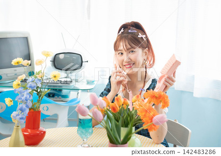 Women calling Women calling 142483286