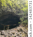 宮崎縣高千穗町天之安須賀原洞穴及鳥居 142483731