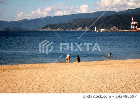 Tsuruga Bay as seen from the scenic Kehi Pine Grove 142486597