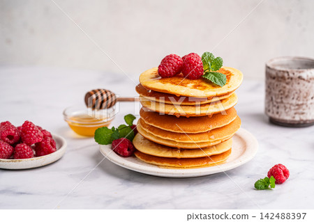 Homemade classic american pancakes Homemade classic american pancakes 142488397