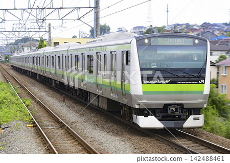 E233 series 6000 series H004 formation, Yokohama Line E233 series 6000 series H004 formation, Yokohama Line 142488461