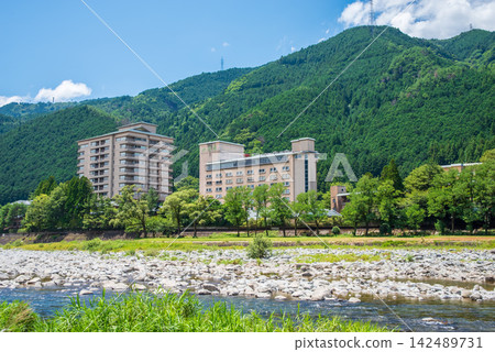 Scenery of a hot spring town [Suimeikan, Gero Onsen] (Gero City, Gifu Prefecture) 142489731