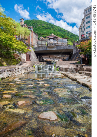 Scenery of a hot spring town [Gero Onsen, Seseragi no Komichi (Babbling Brook Path)] (Gero City, Gifu Prefecture) 142489745